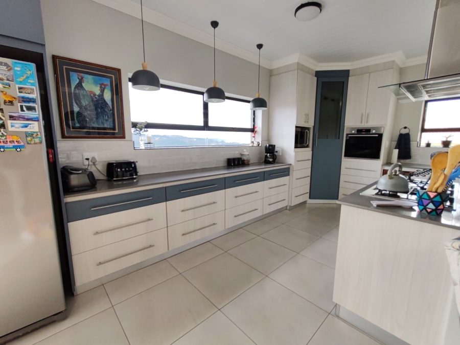 3 Bedroom Property for Sale in Avonddans Western Cape